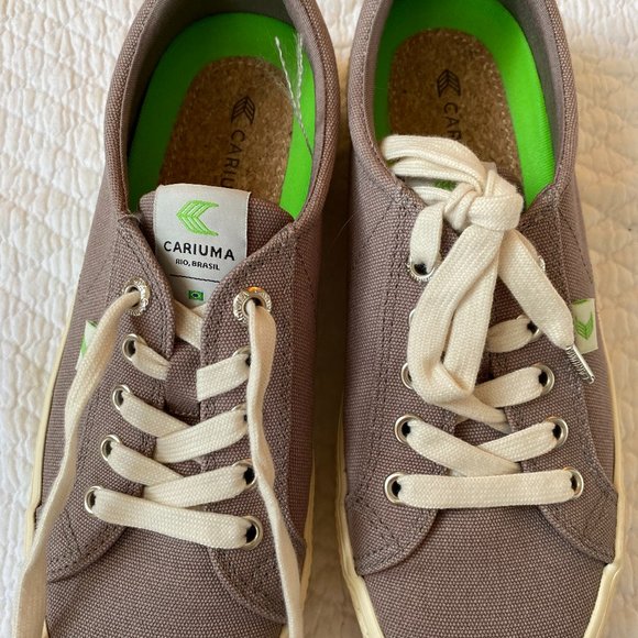 Cariuma canvas shoes - Picture 2 of 3